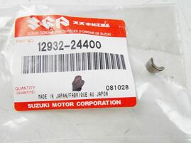 Сухарь клапана Suzuki RM-Z450 05-17/RMX450Z 10-17 OEM 12932-24400