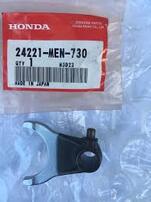 Вилка КПП Honda CR250R 86-01 / CRF450R 05-08 OEM 24221-MEN-730